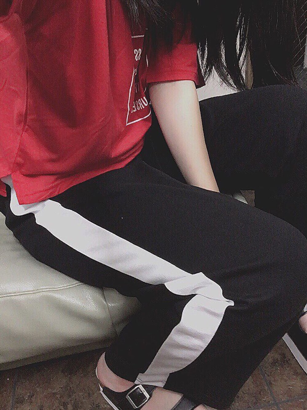 「韓国ファッション、韓国ブランド、KUMU96、ダンス、赤黒白、한국、데일리룩」｜「THANK YOU MARTのアイテム（Tシャツ/カットソー、レッド系）」を使った、39さん（レディース・152cm）の秋コーディネートの1枚目の写真
