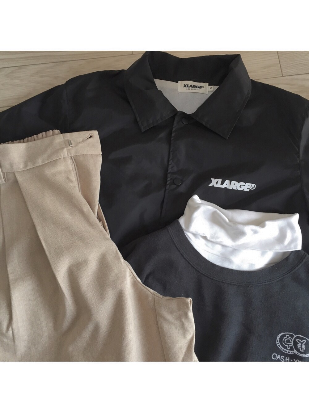 「XLARGE、コーチジャケット、スウェット、ワイドパンツ、GU、UNIQLO」｜「XLARGEのOG LOGO COACHES JACKET（ナイロンジャケット、ブラック系）」を使った、ayameさん（レディース・152cm）の春コーディネートの1枚目の写真