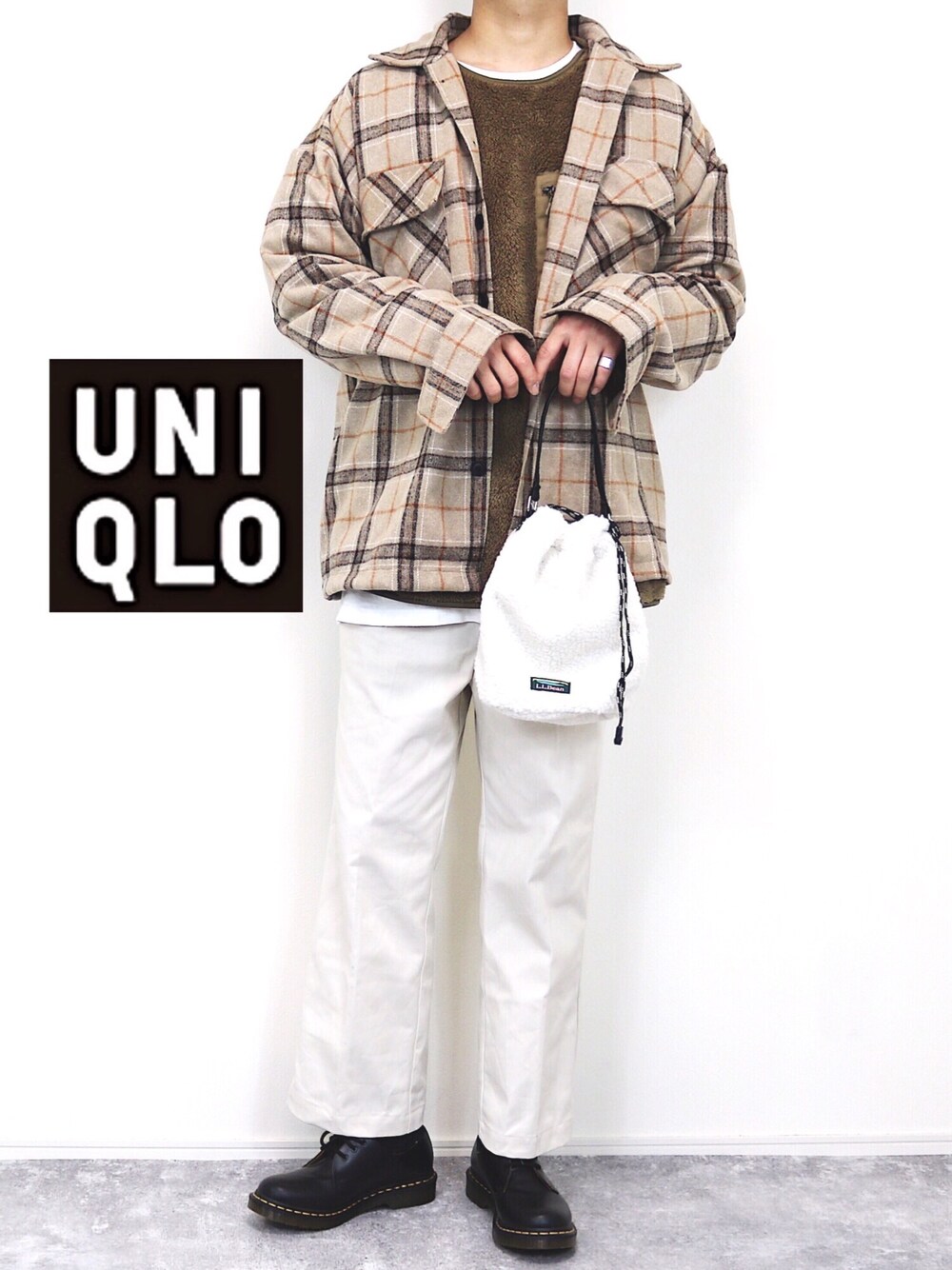 「チェック、チェックシャツ、韓国ブランド、NO NEED、UNIQLO、ENGINEERED GARMENTS、フリース、もこもこ、プルオーバー、GUコーデ」｜「NO NEEDのオーバーサイズ起毛ネルチェックビッグシルエットCPOシャツアウター（シャツ/ブラウス、ベージュ系）」を使った、gakuさん（メンズ・173cm）の秋コーディネートの1枚目の写真
