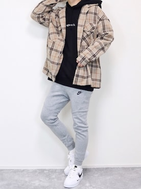 シャツ ブラウスを使った 黒パーカー のコーディネート一覧 ユーザー Wearista Wear