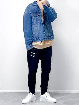 「AIR FORCE 1」｜「アイテム（デニムジャケット）」を使った、gakuさん（メンズ・173cm）の冬コーディネート