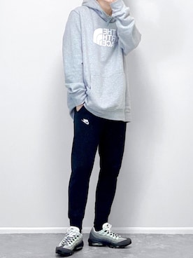 「アイテム（スウェットパンツ）」を使った、gakuさん（メンズ・173cm）の春コーディネート