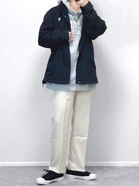 ナイロンジャケットを使った 白パンツ のメンズ人気ファッションコーディネート ユーザー Wearista Wear