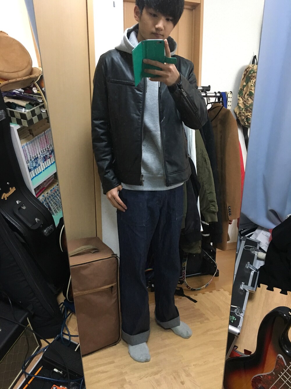 「ワイドパン、友達ほしい、シンプル、ライダース」｜「UNIQLOのアイテム（ライダースジャケット、ブラック系）」を使った、ずみさん。さん（メンズ・173cm）の秋コーディネートの1枚目の写真