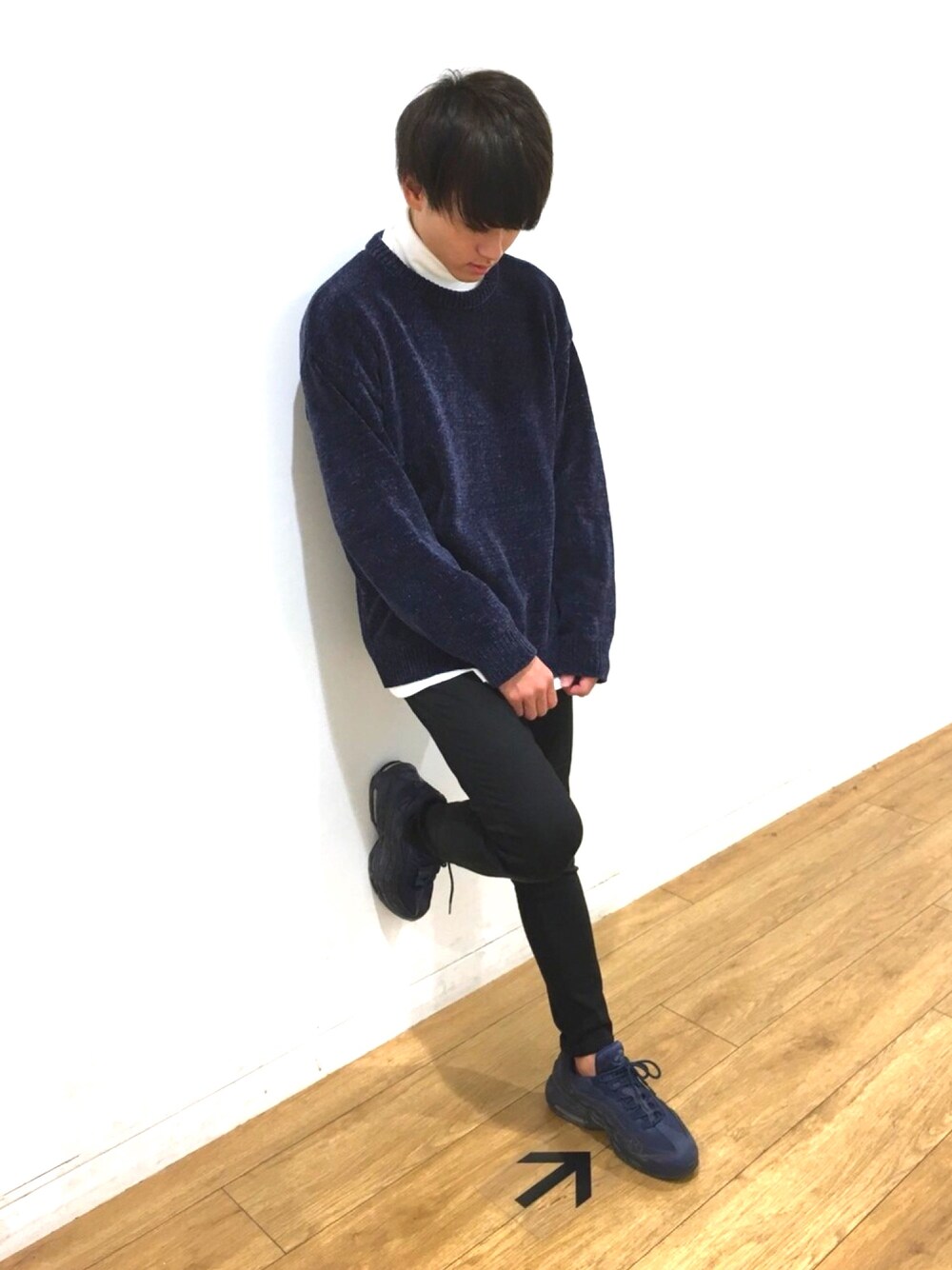 「RAGEBLUEのモールヤーンニットクルー/808320（ニット/セーター、ブルー系）」を使った、もくだいさん（メンズ・169cm）の秋コーディネートの1枚目の写真