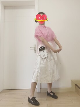 西维因さんの「メタリックプリーツスカート」を使ったコーディネート