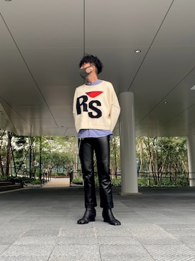 「VERSACE（ヴェルサーチ）のアイテム（パンツ）」を使った、YOSHIKIさん（メンズ・174cm）の秋コーディネート