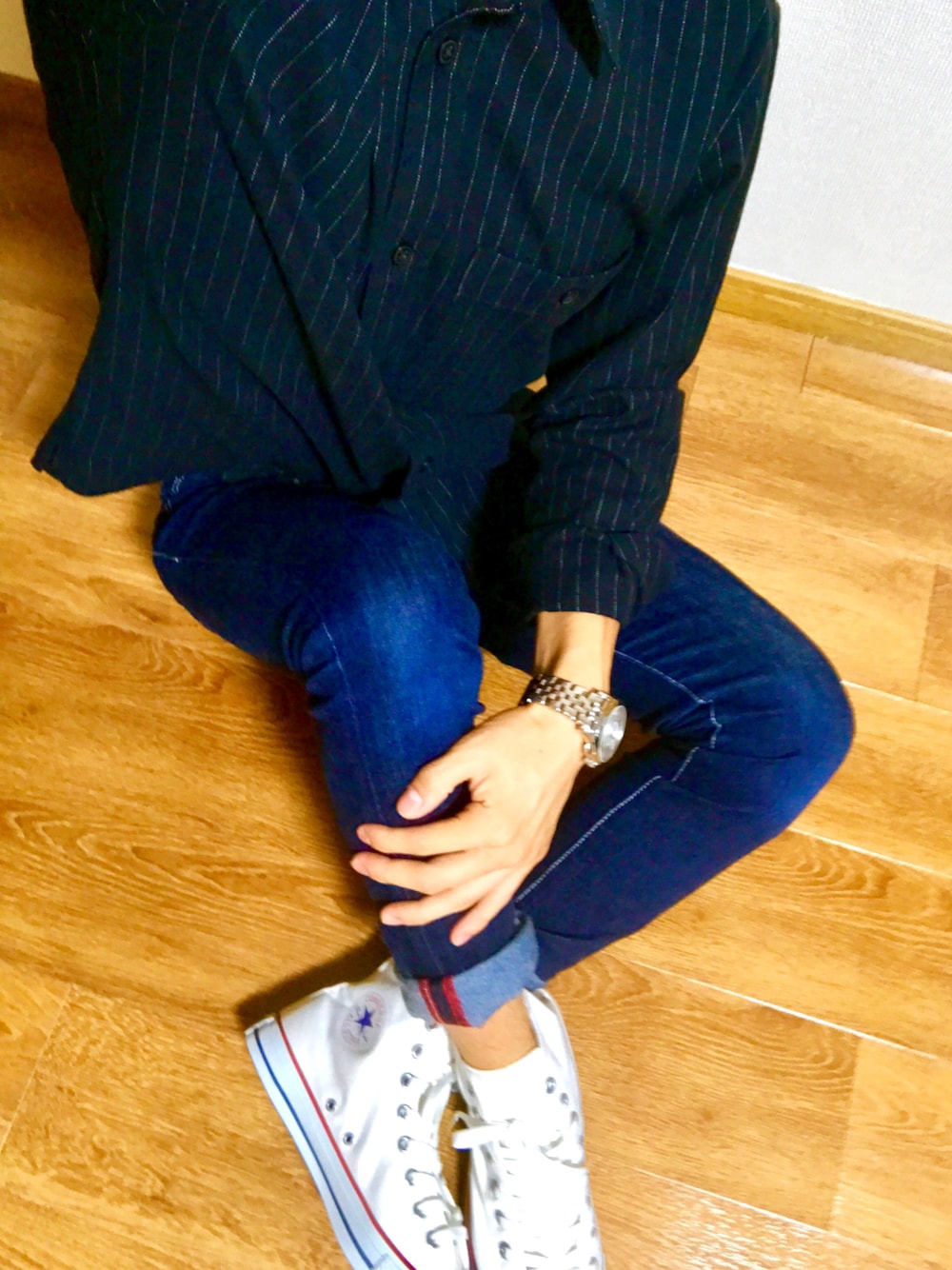 「休日スタイル、秋のコーデ、きれいめカジュアル、ストライプ、converse、キレイめ、オトナカジュアル、ストライプパンツ、秋コーデ、シャツスタイル」｜「GUのフランネルストライプシャツ（シャツ/ブラウス、ブラック系）」を使った、くにさん（メンズ・167cm）の秋コーディネートの1枚目の写真