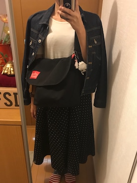 「肩掛け」｜「アイテム（デニムジャケット）」を使った、R さん（レディース・161cm）の秋コーディネート