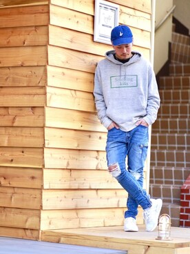 隣 達哉さんのコーディネート