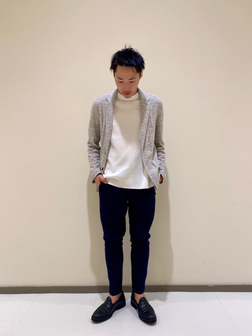 「ジャケット、ナノユニバース、nano・universe、ジャケパン、パイル、ドレスコード、クールビズ、東京カレンダー、willlounge、ウィルラウンジ」｜「NANO universeのWLG エントランスジャケット（テーラードジャケット、ホワイト系）」を使った、nano・universe ルミネ有楽町 Mensさん（メンズ・173cm）の夏コーディネートの1枚目の写真