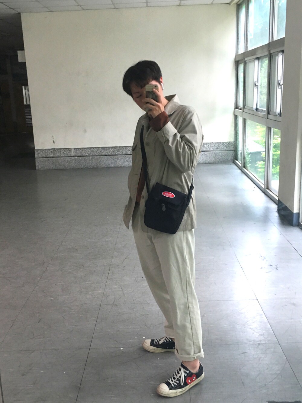 「UNIQLO、ABOKI、NOBRAND、daylife、COMME des GARCONS、converse、korea、Taiwan、street、fashion」｜「UNIQLOのストレッチワークジャケット（ブルゾン、ベージュ系）」を使った、진일상さん（メンズ・175cm）の春コーディネートの1枚目の写真