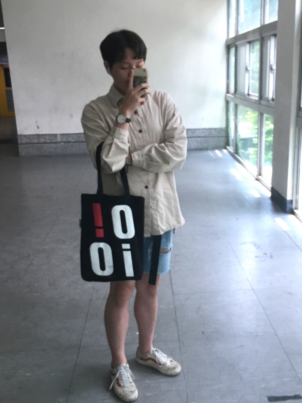 「FLYDAY、jogunshop、VANS、5252byoioi、oioi、korea、Taiwan、street、fashion、STYLE36」｜「flydayのアイテム（Tシャツ/カットソー、ホワイト系）」を使った、진일상さん（メンズ・175cm）の春コーディネートの1枚目の写真