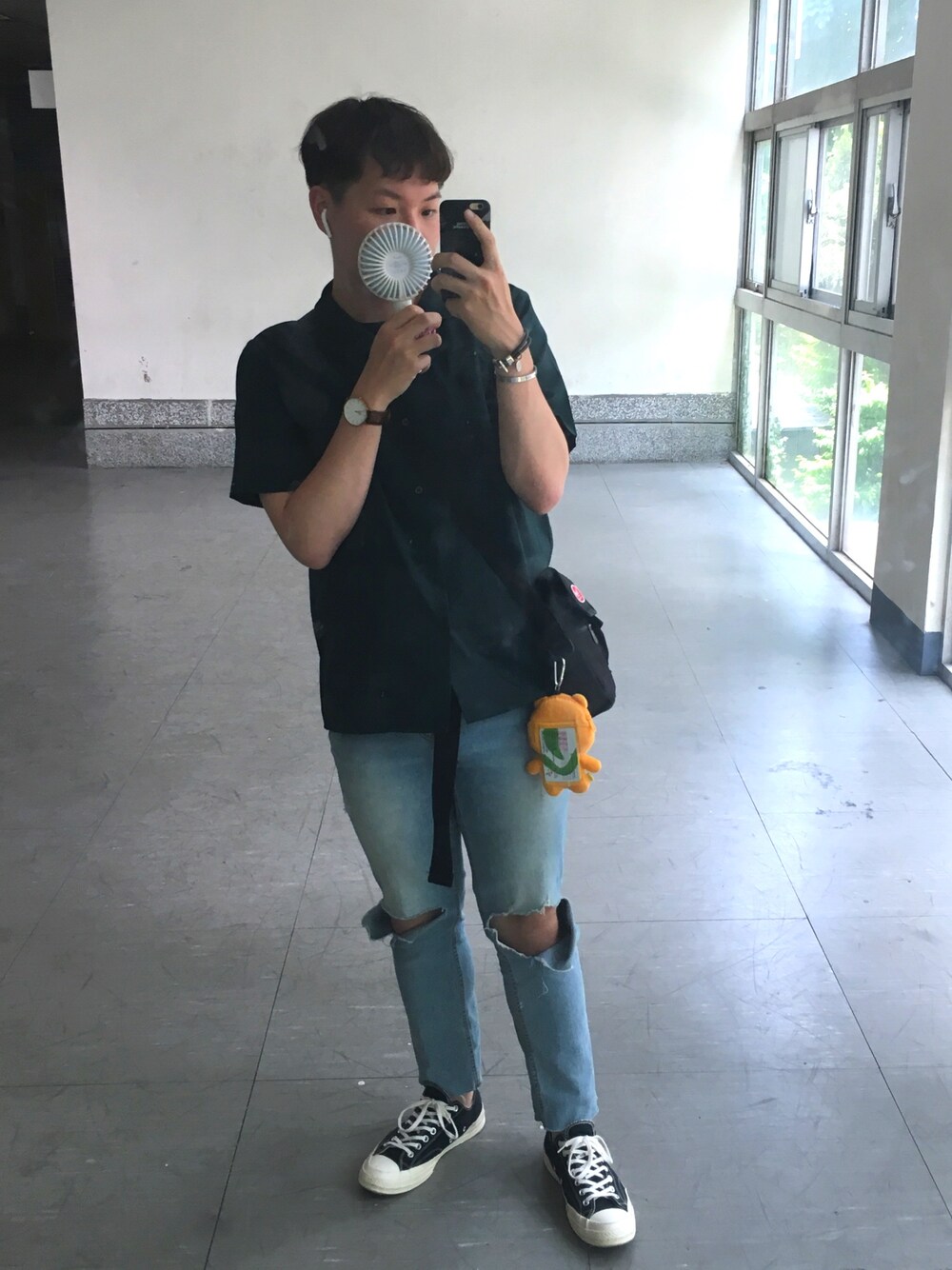 「summer、no brand、theboy、COMME des GARCONS、converse、daylife、korea、Taiwan、street、fashion」｜「no brandのアイテム（シャツ/ブラウス、グリーン系）」を使った、진일상さん（メンズ・175cm）の夏コーディネートの1枚目の写真