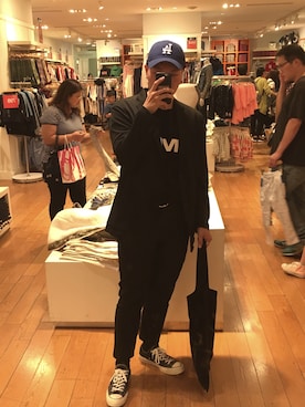 「LMCのアイテム（Tシャツ/カットソー）」を使った、진일상さん（メンズ・175cm）の秋コーディネート