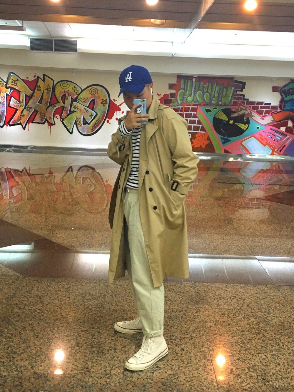 「秋コーデ、korea、Taiwan、NOBRAND、UNIQLO、CONVERSE1970、NEW ERA、street、ootd、가을」｜「NEW ERAのNEWERA 9FORTY CAP MLB LOS ANGELES DODGERS 【HOME】 ROYAL（キャップ、ブルー系）」を使った、진일상さん（メンズ・175cm）の秋コーディネートの1枚目の写真