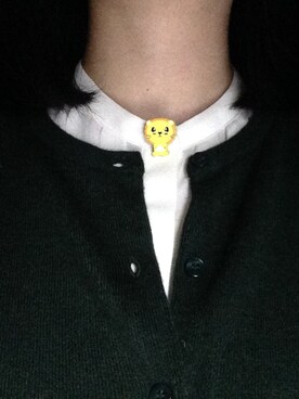 「GU（ジーユー）のアイテム（カーディガン/ボレロ、グリーン系）」を使った、何梁水さん（レディース・172cm）の冬コーディネート