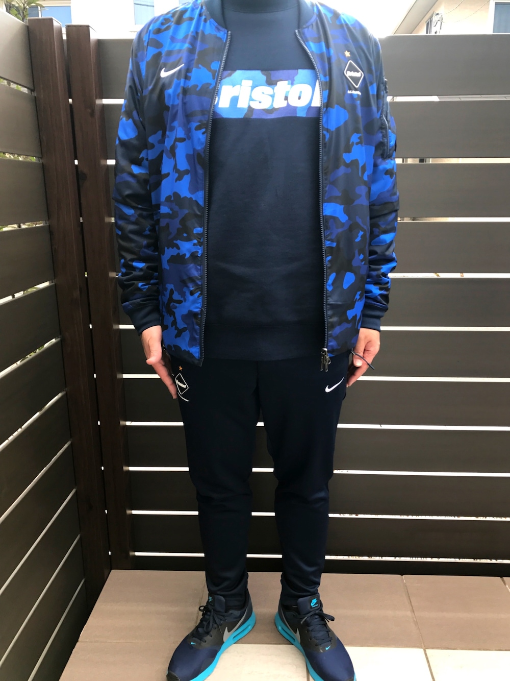 「FCRB、F.C.R.B.、F.C.Real Bristol、ブリストル、SOPHNET.、uniform experiment、NIKE」｜「F.C.R.B.のアイテム（ナイロンジャケット、ブルー系）」を使った、ひろぴーさん（メンズ・175cm）の冬コーディネートの1枚目の写真