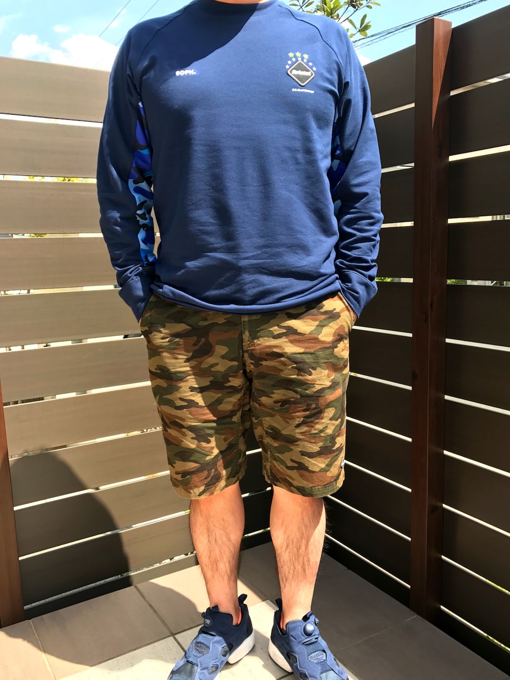 「FCRB、F.C.Real Bristol、SOPHNET.、uniform experiment、ショーツ解禁」｜「F.C.R.B.のアイテム（スウェット、ブルー系）」を使った、ひろぴーさん（メンズ・175cm）の春コーディネートの1枚目の写真