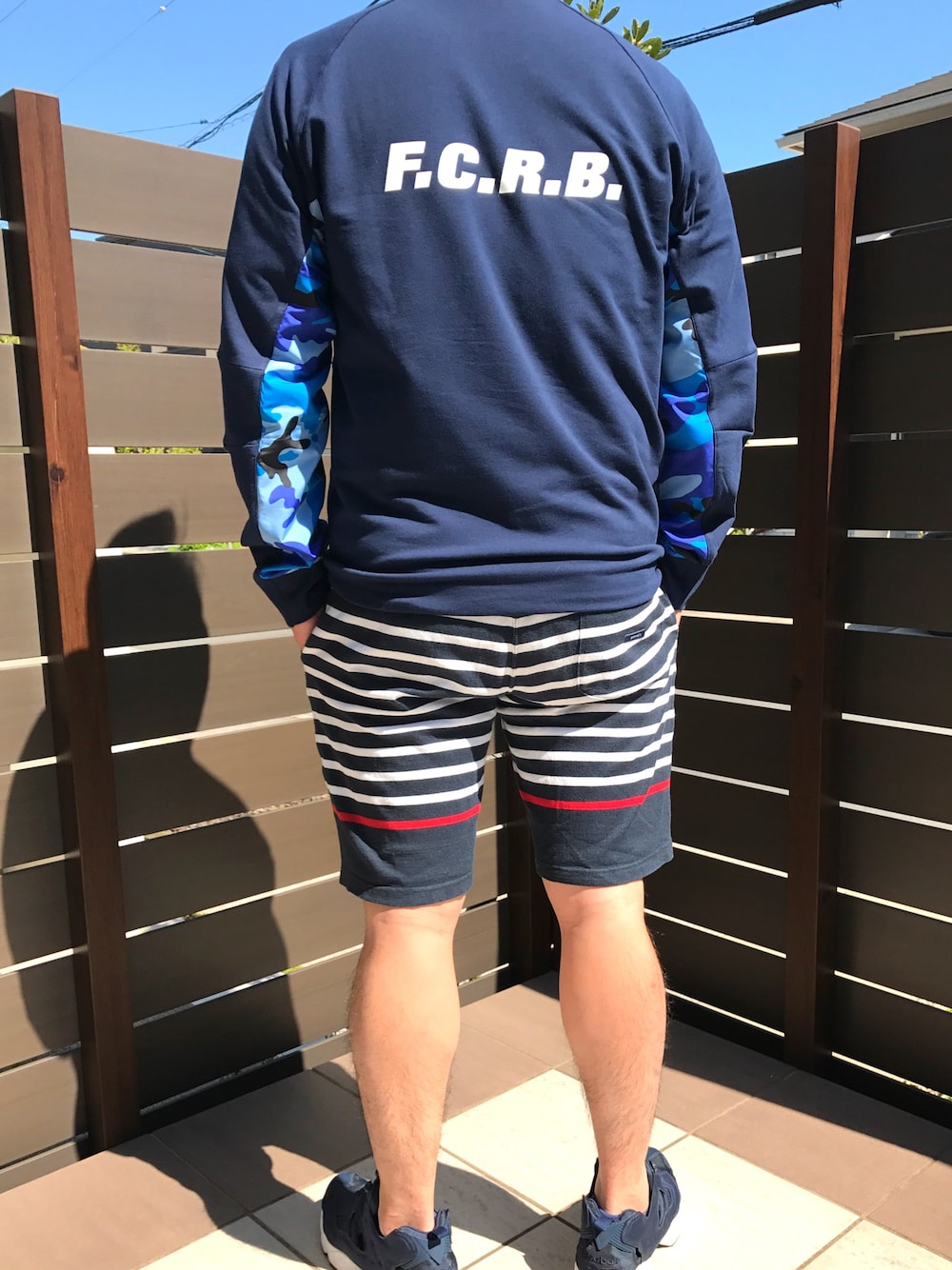「FCRB、F.C.Real Bristol、SOPHNET.、uniform experiment、今ぐらいの気候が一番いい」｜「F.C.R.B.のアイテム（スウェット、ブルー系）」を使った、ひろぴーさん（メンズ・175cm）の春コーディネートの1枚目の写真