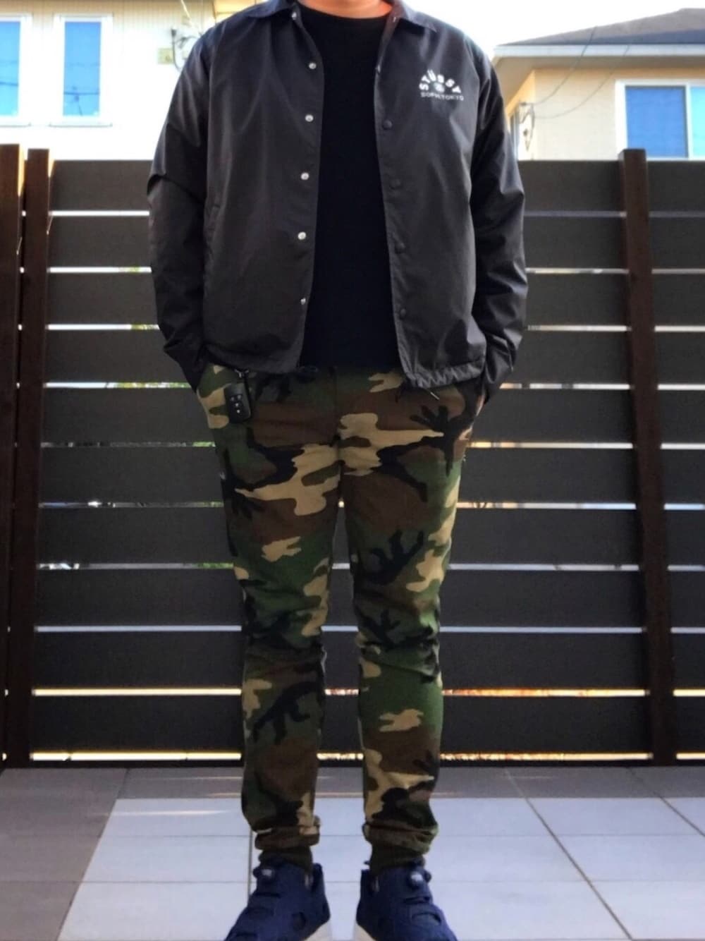 「SOPHNET.、uniform experiment、FCRB、F.C.R.B.、F.C.Real Bristol、stussy、wtaps、迷彩、コーチジャケット」｜「SOPHNET.のアイテム（ナイロンジャケット、ブラック系）」を使った、ひろぴーさん（メンズ・175cm）の秋コーディネートの1枚目の写真