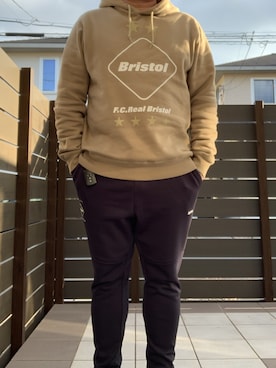 「F.C.R.B.（エフシーアールビー）のアイテム（パンツ）」を使った、ひろぴーさん（メンズ・175cm）の冬コーディネート