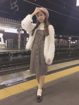「ファーコート」｜「アイテム（ジャンパースカート）」を使った、yisaさん（レディース・160cm）の秋コーディネート