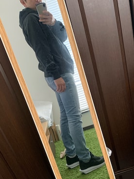 「DIESEL（ディーゼル）のアイテム（Denim pants、ブルー系）」を使った、りょーさん（メンズ・176cm）の秋コーディネート