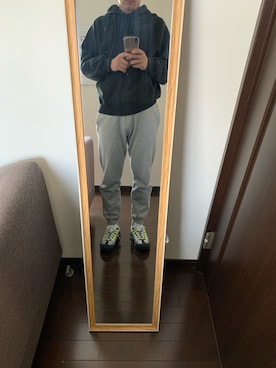 「THE NORTH FACE（ザノースフェイス）のアイテム（Sweatpants、グレー系）」を使った、りょーさん（メンズ・176cm）の冬コーディネート