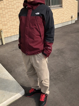 「nike sb 」｜「アイテム（マウンテンパーカー）」を使った、スニ介さん（メンズ・165cm）の冬コーディネート