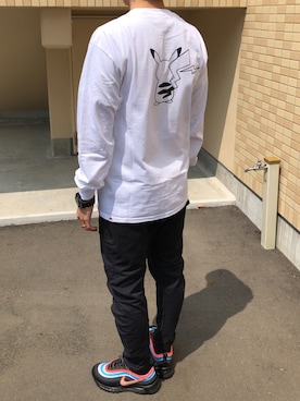 「fragment design（フラグメントデザイン）のアイテム（Tシャツ/カットソー）」を使った、スニ介さん（メンズ・165cm）の春コーディネート