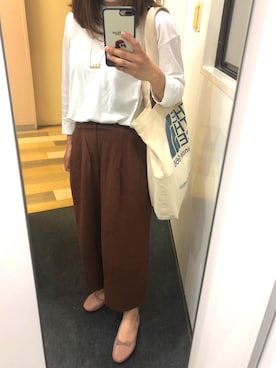 「ブラウンパンツ」｜「アイテム（バレエシューズ）」を使った、sakiさん（レディース・155cm）の春コーディネート