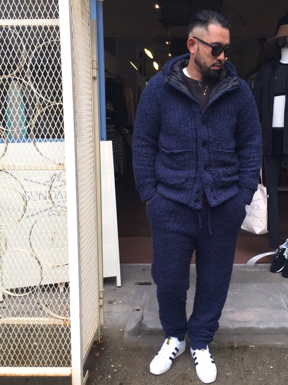 「セットアップ、もこもこ、ワンカラー、birvinuniform、sundance」｜「BIRVIN UNIFORMのアイテム（パーカー、ブルー系）」を使った、yuichiroさん（メンズ・170cm）の秋コーディネートの1枚目の写真