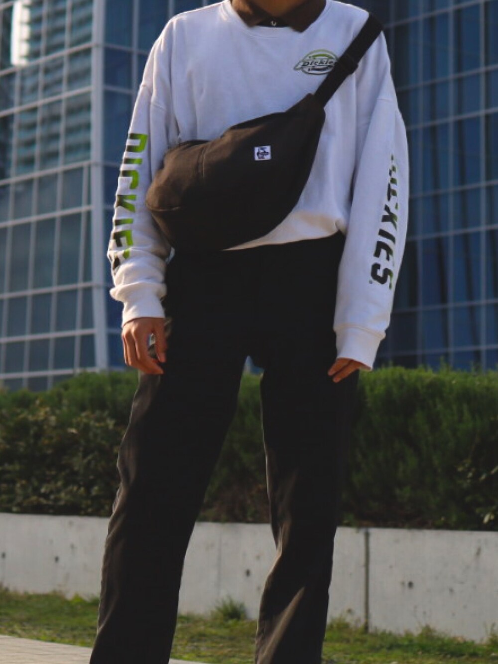 「春、低身長コーデ」｜「CHUMSのCHUMS(チャムス)Eco Small Banana Shoulder Ⅱ エコスモールバナナショルダーⅡ CH60-2474（ショルダーバッグ、ブラック系）」を使った、ゆーたさん（メンズ・165cm）の春コーディネートの1枚目の写真