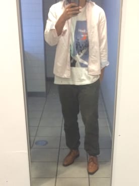 「カーキパンツ」｜中村 健太郎さん（メンズ・173cm）の秋コーディネート