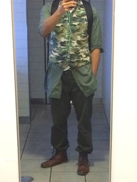 「カーキパンツ」｜中村 健太郎さん（メンズ・173cm）の秋コーディネート