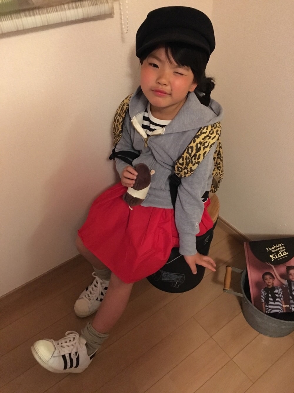 「Champion、パーカー、ボーダー、GLOBAL WORK、ギャザースカート、adidas、スニーカー、カジュアル、キッズファッション」｜「Championの【KIDS】Champion(チャンピオン) フルジップ パーカー（パーカー、グレー系）」を使った、YUNAchocoさん（キッズ・120cm）の春コーディネートの1枚目の写真