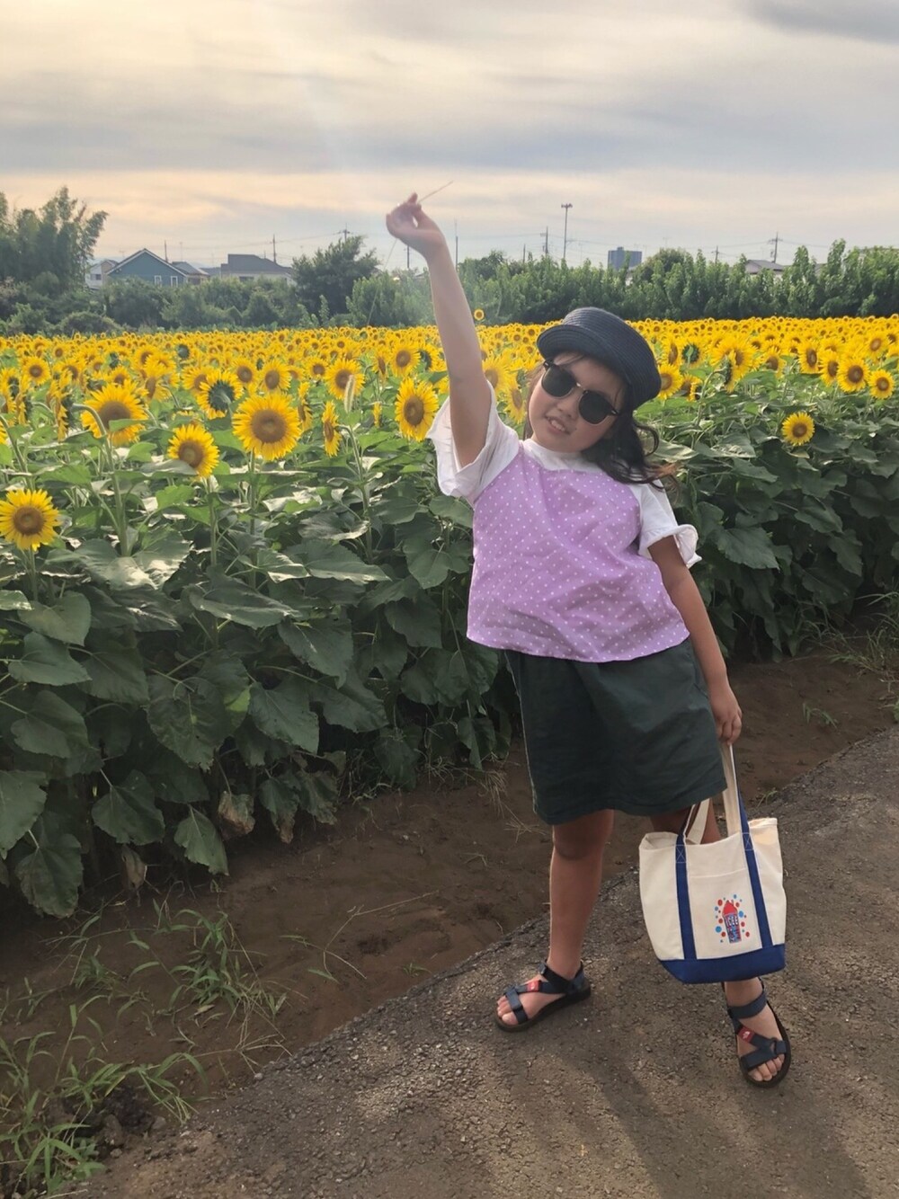 「green label relaxing、Tシャツ、UNIQLO、スカート、URBAN RESEARCH DOORS、マリンキャップ、THE NORTH FACE、サンダル、キッズファッション、夏セールで買いました」｜「green label relaxingの【ジュニア】 ドットプリント キャミツキプルオーバー 6スリーブ②（Tシャツ/カットソー、パープル系）」を使った、YUNAchocoさん（キッズ・120cm）の夏コーディネートの1枚目の写真