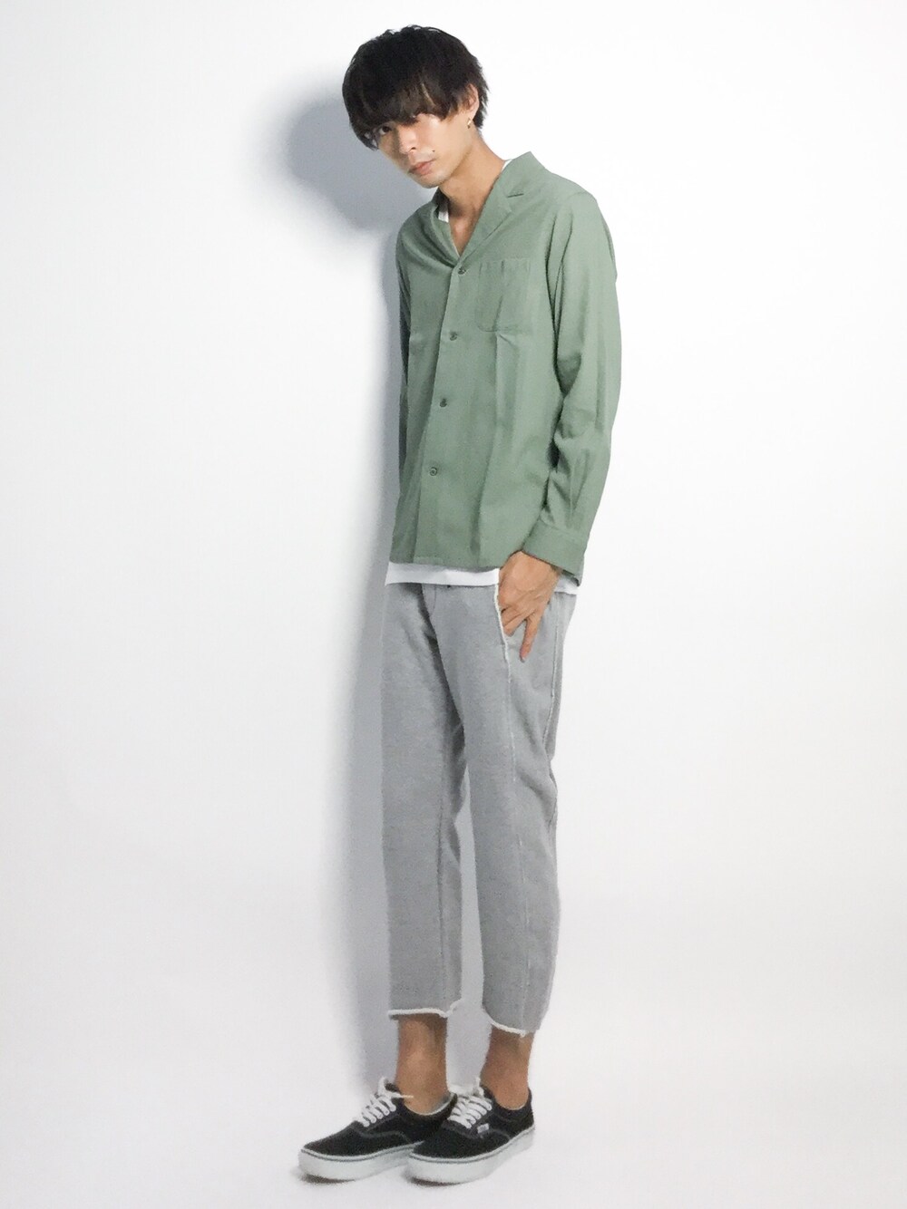 「カーキ、シャツスタイル、カジュアルコーデ、オープンカラーシャツ、開襟シャツ」｜「Steven Alanの＜Steven Alan＞ HI/TWST TWL TRD/OPNCOLLAR/ｼｬﾂ（シャツ/ブラウス、グリーン系）」を使った、セキユウスケさん（メンズ・180cm）の夏コーディネートの1枚目の写真