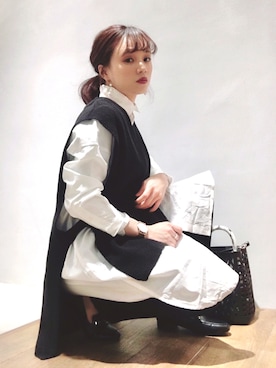 「ニットベスト」｜「アイテム（シャツワンピース）」を使った、Harukaさん（レディース・158cm）の冬コーディネート