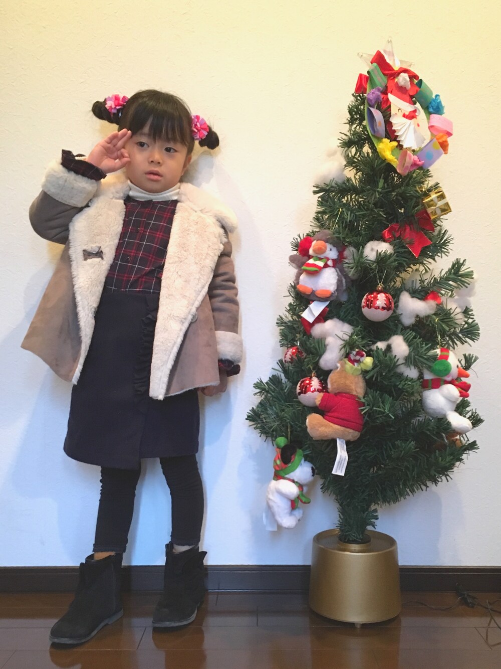 「ブランシェス、プティマイン、クリスマス」｜「BRANSHESのフェイクムートンコート（ムートンコート、グレー系）」を使った、あんぱんちさん（キッズ・110cm）の冬コーディネートの1枚目の写真