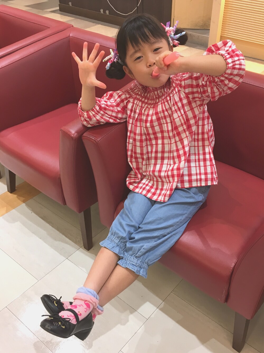「ブランシェス、おしゃれさんと繋がりたい、おしゃれ修行中」｜「BRANSHESのチェック柄2WAYチュニック（チュニック、レッド系）」を使った、あんぱんちさん（キッズ・110cm）の夏コーディネートの1枚目の写真