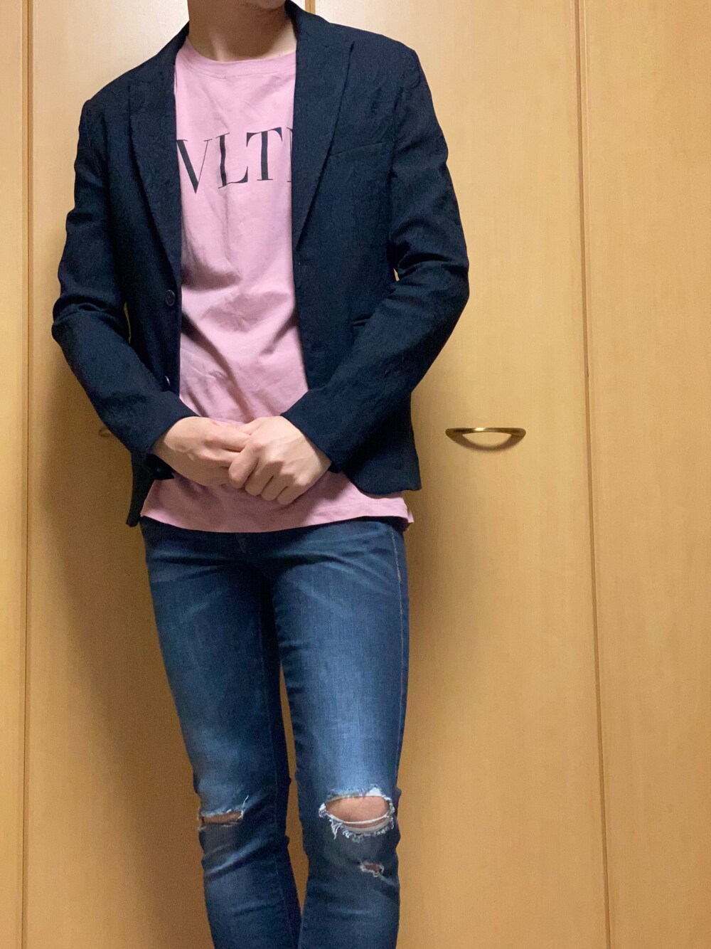 「おうちファッション、おしゃれさんと繋がりたい、シンプル、はるコーデ、部屋撮り、ootd、outfit」｜「DOWBLのペイズリーストレッチテーラードジャケット（テーラードジャケット、ブラック系）」を使った、mheroさん（メンズ・172cm）の春コーディネートの1枚目の写真
