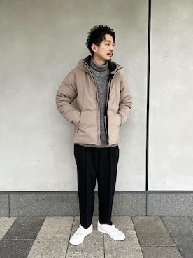 「adidas Originals（アディダスオリジナルス）の【別注】 ＜adidas Originals(アディダス オリジナルス)＞ STANSMITH CF/スタンスミス コンフォート（スニーカー、グレー系）」を使った、Daisuke Kuoriさん（メンズ・180cm）の冬コーディネート