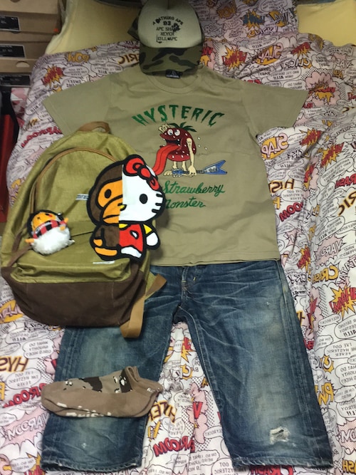 名和 賢悟使用「hysteric glamour(strawberry monster刺繍 t-sh)」的