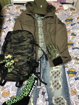 「アイテム（ソックス/靴下、グリーン系）」を使った、名和 賢悟さん（メンズ・160cm）の冬コーディネート