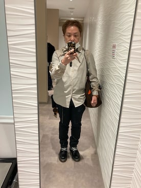 「アイテム（PC・スマホグッズ/家電、ゴールド系）」を使った、名和 賢悟さん（メンズ・159cm）の秋コーディネート