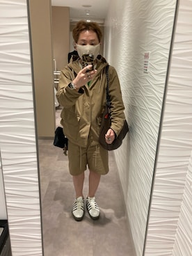 「アイテム（PC・スマホグッズ/家電、ゴールド系）」を使った、名和 賢悟さん（メンズ・159cm）の夏コーディネート