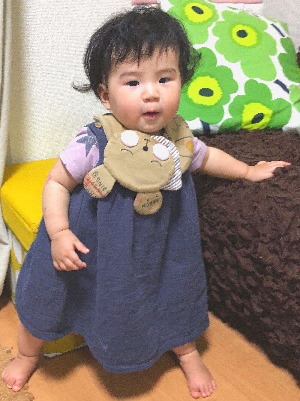 「あかちゃんコーデ、おんなのこ、ワンピース、10ヶ月、スタイ、ハンドメイド」｜「Handmadeのアイテム（スタイ/よだれかけ、ベージュ系）」を使った、ちかまるさん（キッズ・70cm）の秋コーディネートの1枚目の写真