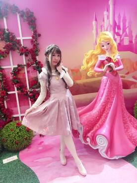 Disney ディズニー Winterグリーティングワンピース ｵｰﾛﾗ姫ver を使ったその他ユーザーの人気ファッションコーディネート 地域 香港 Wear